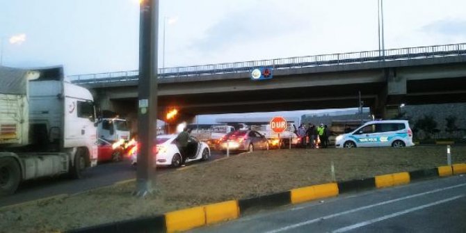 Turgutlu'da İzmir istikameti trafiğe kapatıldı