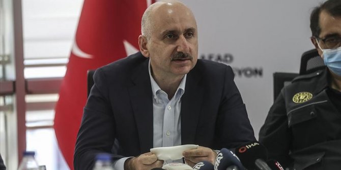 Bakan Karaismailoğlu: Amacımız en kısa zamanda enkaz altındakilere ulaşmak