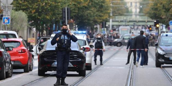 Reuters: Nice'teki saldırıyla bağlantılı olarak üçüncü bir kişi gözaltına alındı
