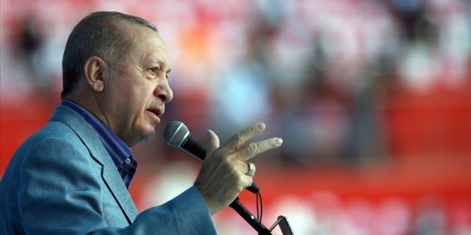 Cumhurbaşkanı Erdoğan: İzmir'de evleri yıkılan vatandaşlarımıza yenilerini yapıp teslim edeceğiz