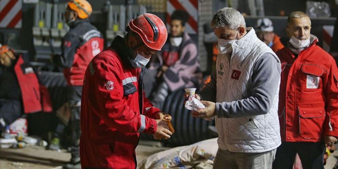 Türkiye'nin 'iyilik hareketi' depremzedelerin yaralarını sarıyor