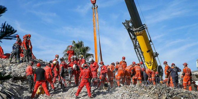 İzmir'de can kaybı 55'e yükseldi