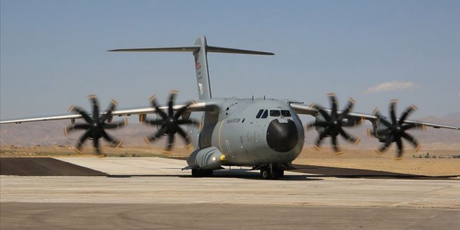 Hava Kuvvetleri 9 uçakla kurtarma ekipleri ile teçhizat ve ihtiyaç duyulan araçları İzmir'e ulaştırdı