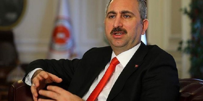 Adalet Bakanı Abdulhamit Gül, İzmir Adliyesi'nde açıklama yaptı