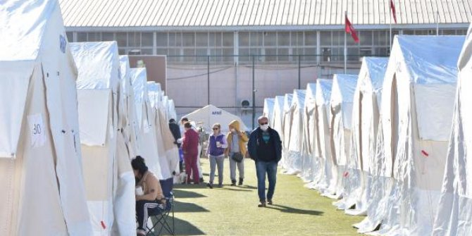 Bakan Yardımcısı Çataklı: AFAD 1040 çadır kurdu, 268'i boş