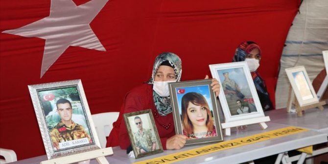 Diyarbakır annelerinden Arslan: Kızım gelene kadar buradan kalkmayacağım