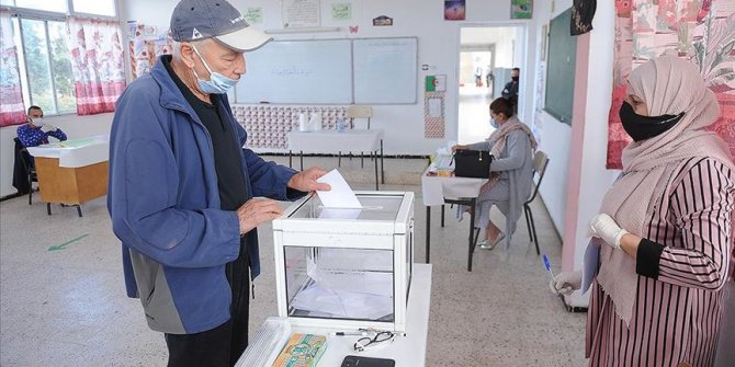 Cezayir'de anayasa değişikliği yüzde 66,8 'evet' oyuyla kabul edildi