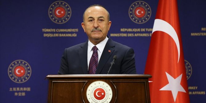 Bakan Çavuşoğlu: Avusturya'daki terör saldırısında 2 vatandaşımız canlarını hiçe sayarak teröristlere müdahale etti'