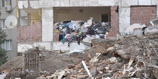 İzmir'de depremden zarar görenlerden emlak komisyonu alınmayacak