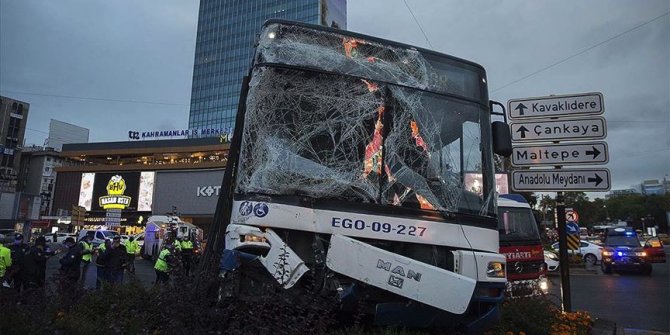 Başkentte iki otobüsün karıştığı trafik kazasında 17 kişi yaralandı