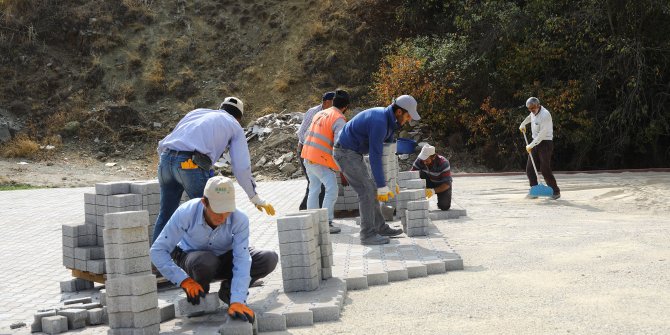 Köyler kilit taşıyla örüldü