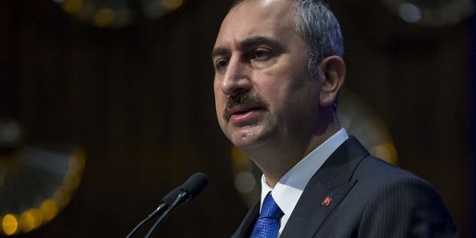 Adalet Bakanı Gül: İzmir'imize yönelik, acımıza yönelik suç teşkil eden ifadeler asla kabul edilemez