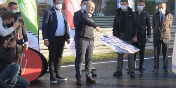 Bakan Karaismailoğlu İstanbul Park'ta düzenlenen elektronik scooter yarışının startını verdi