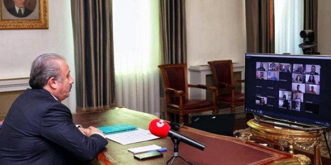 TBMM Başkanı Şentop hukuk öğrencilerine ilk dersi videokonferansla verdi