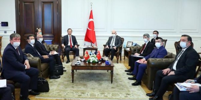 Bakan Soylu, Kırgızistan Dışişleri Bakanı Kazakbaev ile görüştü