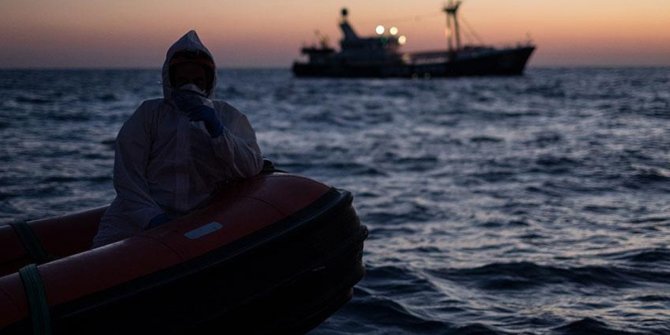 Libya açıklarında sığınmacıları taşıyan gemi battı: 74 kişi hayatını kaybetti