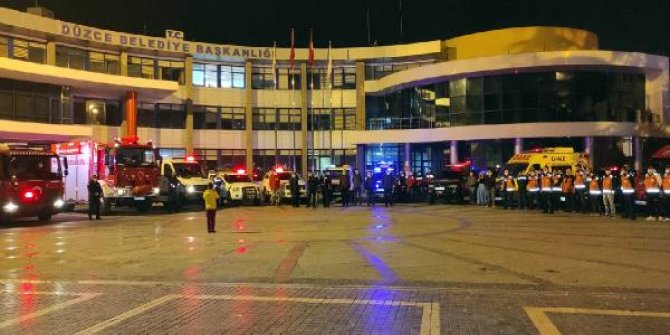 12 Kasım depreminde yaşamlarını yitirenler dualarla anıldı