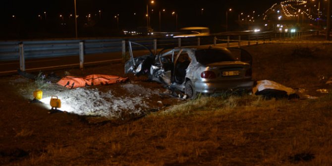Ankara'da otomobil bariyere çarptı: 2 ölü, 5 yaralı