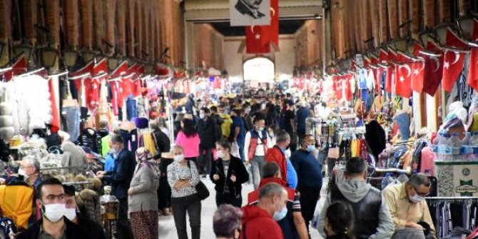 Edirne'de cadde ve meydanlarda sigara yasağı ve 65 yaş üstüne kısıtlama getirildi