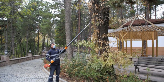 Parklarda kış öncesi bakım yapıldı