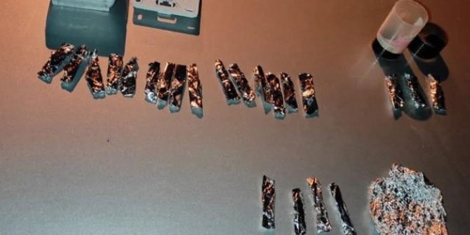 Uyuşturucuları prize gizlemişler