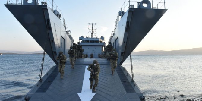 Ege Denizi'nde Amfibi Görev Grup Komutanlığı Harekata Hazırlık Eğitimleri yapıldı