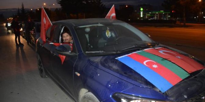 Tokat'ta, Azerbaycan'ın zaferine konvoylu kutlama