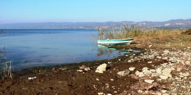 Sapanca Gölü'nde su seviyesi kritik noktaya doğru düşüyor
