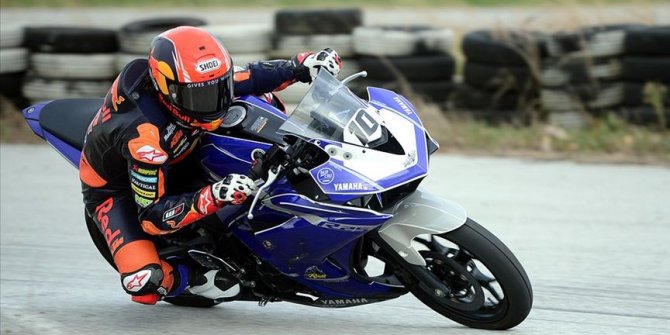 Milli motosikletçi Toprak Razgatlıoğlu, 2021'in ilk testini İspanya'da yaptı