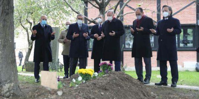 Erdoğan'dan Ahmet Kekeç'in kabrine ziyaret