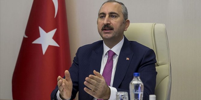 Adalet Bakanı Gül: Hukukun araçsallaştığı dönemlerde şüpheden sanık yararlanmadı çünkü yargı değil ön yargı vardı