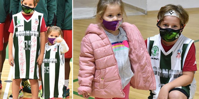 Mucize bebek Ayda'dan basketbol sahasında 'iyiyim' pozu 