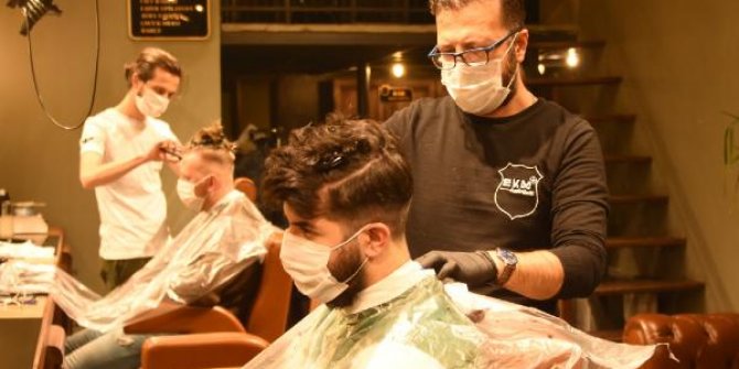 Konya'da kısıtlamaya dahil olan berberlerde yoğunluk yaşandı