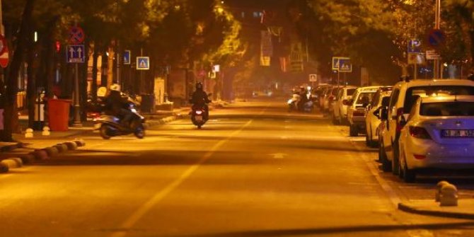 Sokaklar motorcu kuryelere kaldı