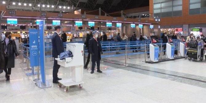Sokağa çıkma kısıtlamasının ardından Sabiha Gökçen'de uçuşlar devam ediyor