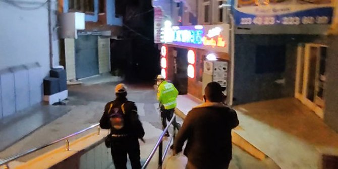 Kısıtlamayı ihlal eden şüpheliler kovalamaca sonucu yakalandı