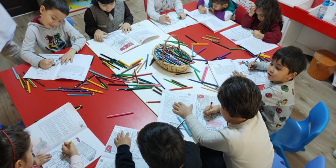 AKK'den çocuklara sürpriz