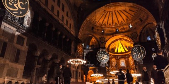 Ayasofya Camii'nde bulunan iskele 7 yıl sonra kaldırıldı