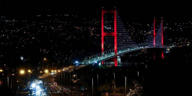 İstanbul'da sokağa çıkma kısıtlamasının ardından hayat normale döndü