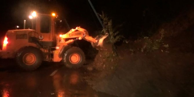 Doğu Karadeniz'de sağanak heyelanlara neden oldu
