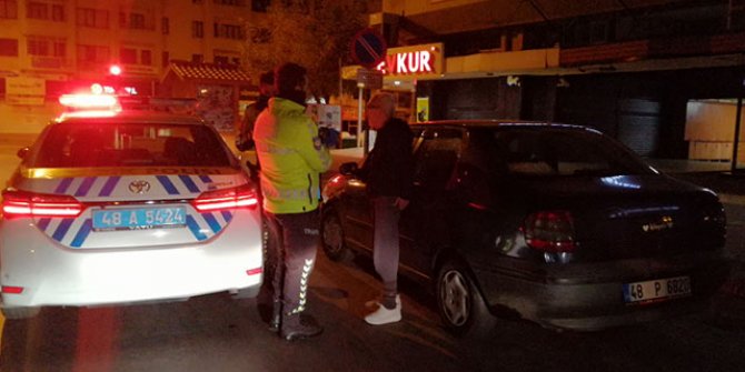 Polisten kaçamadı, hem ihlalden hem de alkollü araç kullanmaktan ceza yedi  