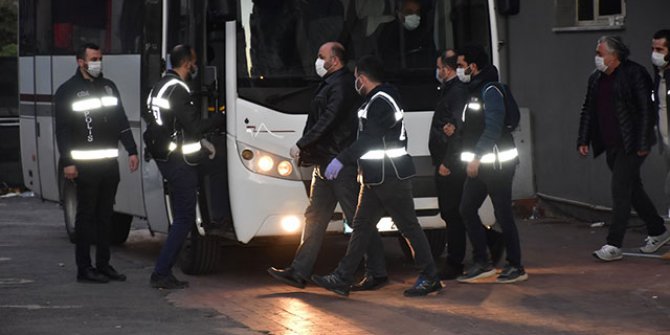 Başkan Aksoy'un da aralarında bulunduğu 26 şüpheli adliyeye sevk edildi
