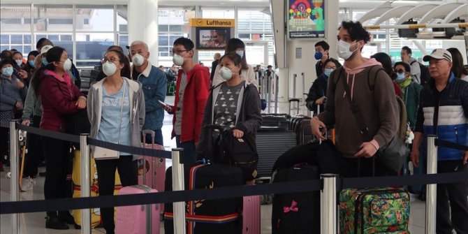 ABD'de uyarılara rağmen Şükran Günü'nde tatil planlayan en az 2 milyon kişi havalimanlarına akın etti