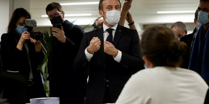 Macron, Ermenistan'a neden yardım etmediklerini açıkladı: Karabağ Azerbaycan'ın toprağı