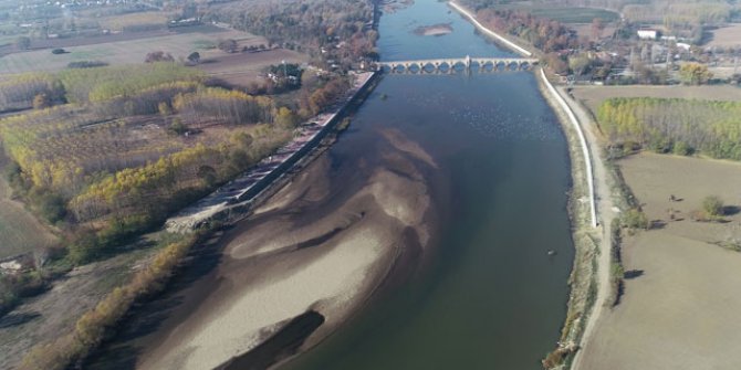 Edirne'de kuraklık; Meriç Nehri'nde kum adacıkları oluştu