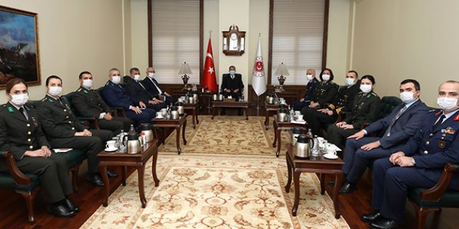 Bakan Akar, MSB'de görevli öğretmenlerle bir araya geldi