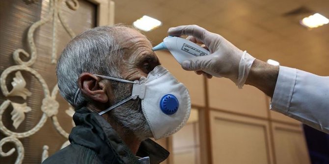 İran'da son 24 saatte 483 kişi Kovid-19'dan hayatını kaybetti