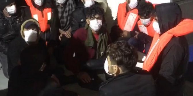 Batan teknedeki 19 göçmen son anda kurtarıldı