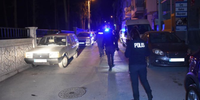 Devriye gezen polis ekipleri, iki farklı sokakta 3 yaralı buldu