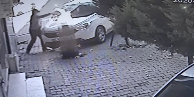 Esenyurt'ta otomobili kundaklayan kişi yakalandı